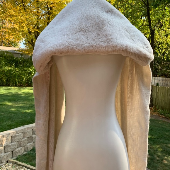 RINO & PELLE “SNOWHITE” CREAM FAUX FUR SCARF Fringe - Picture 3 of 8